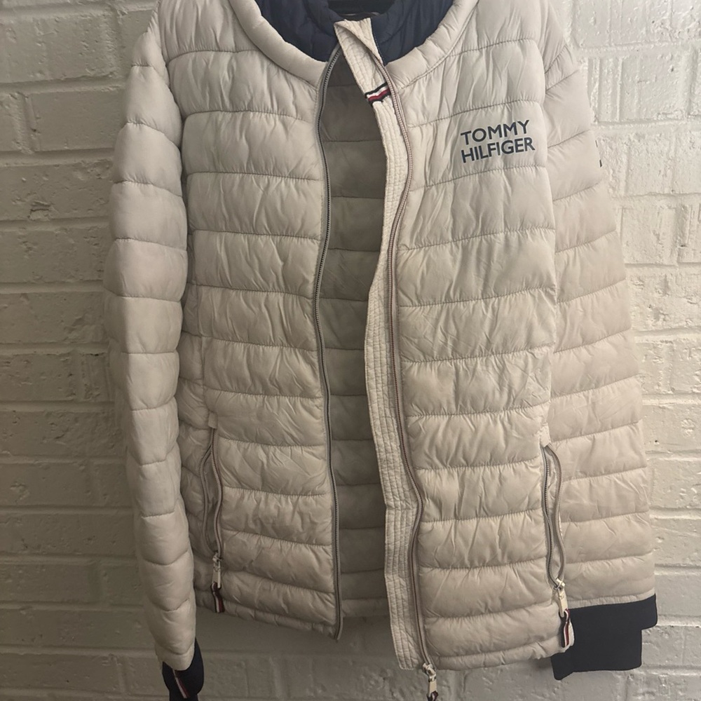 Tommy Hilfiger Cream Quilted Lightweight Puffer Jacket with Navy Trim